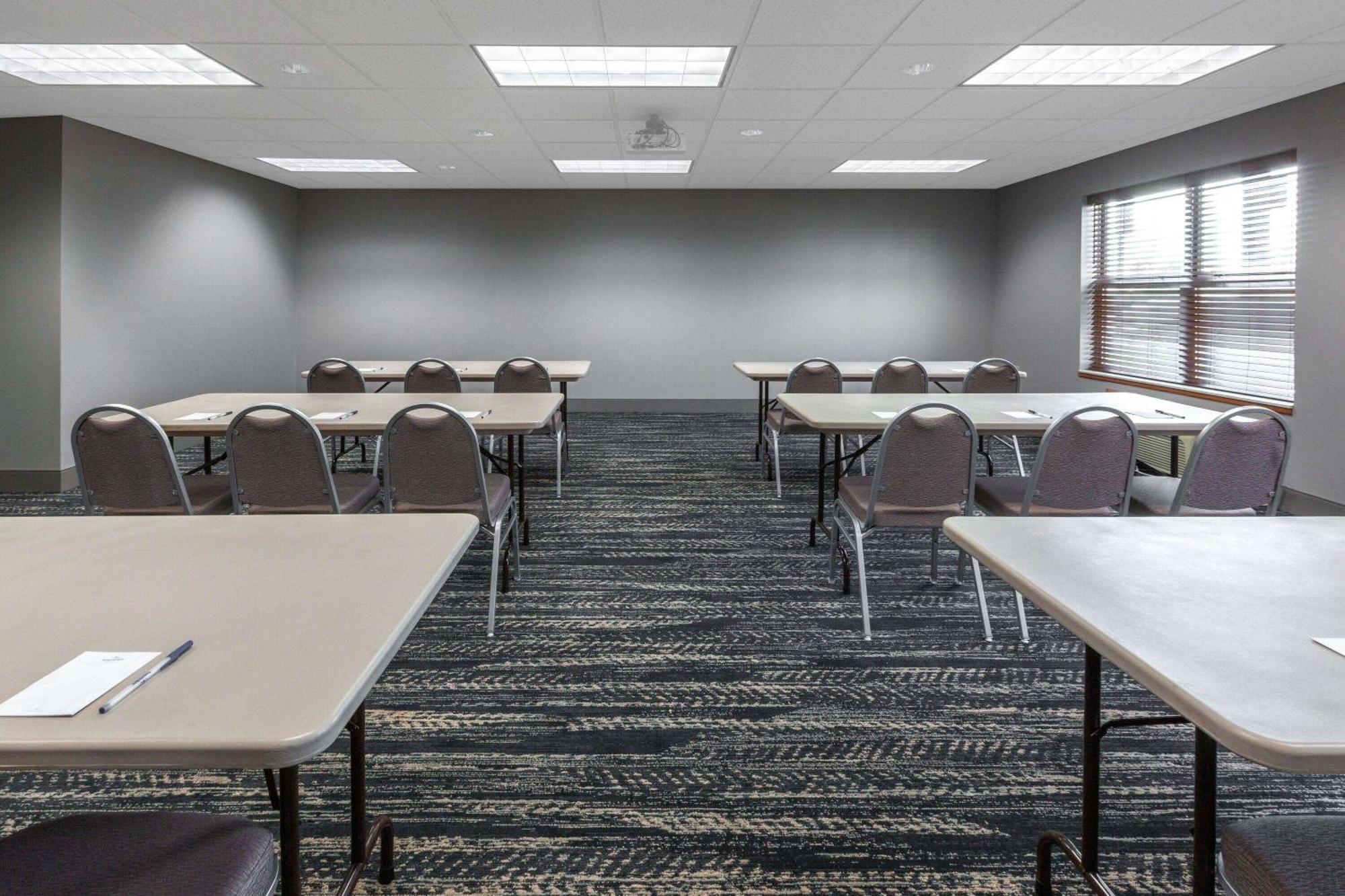 Americinn By Wyndham איירון מאונטיין מראה חיצוני תמונה