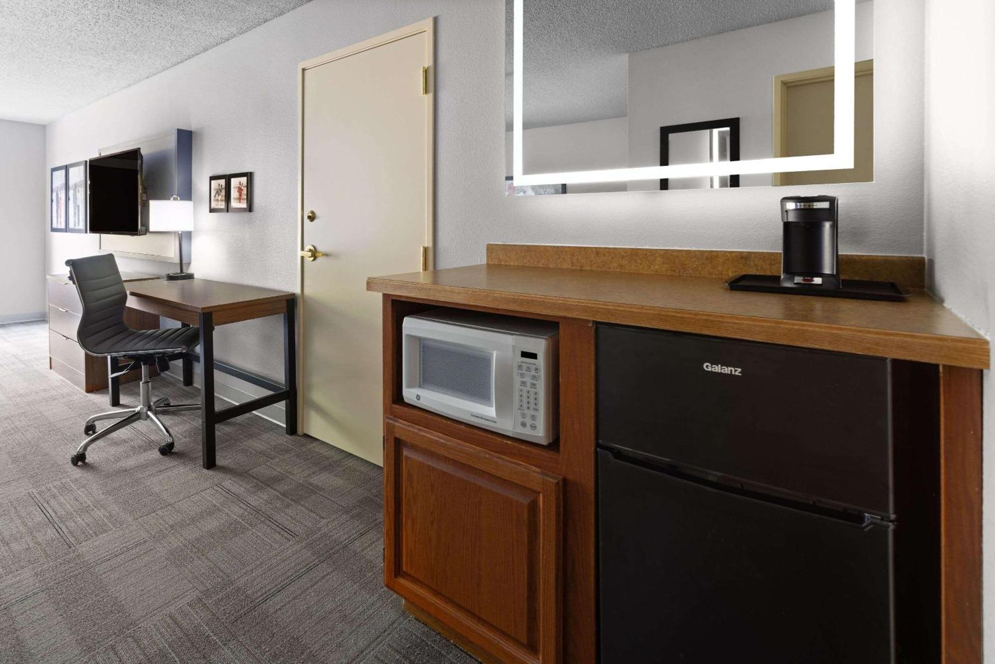 Americinn By Wyndham איירון מאונטיין מראה חיצוני תמונה