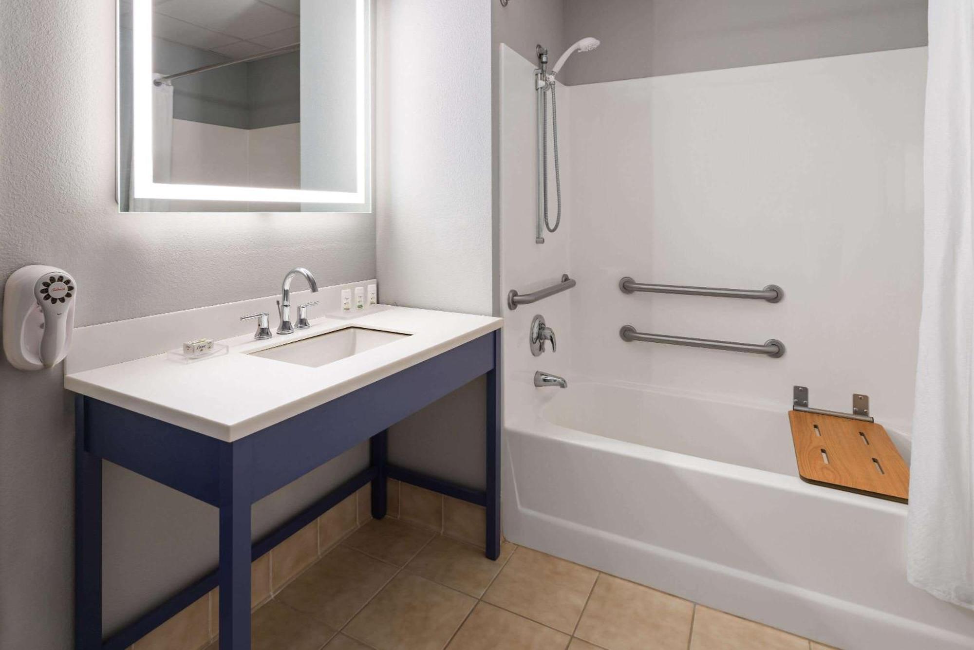 Americinn By Wyndham איירון מאונטיין מראה חיצוני תמונה