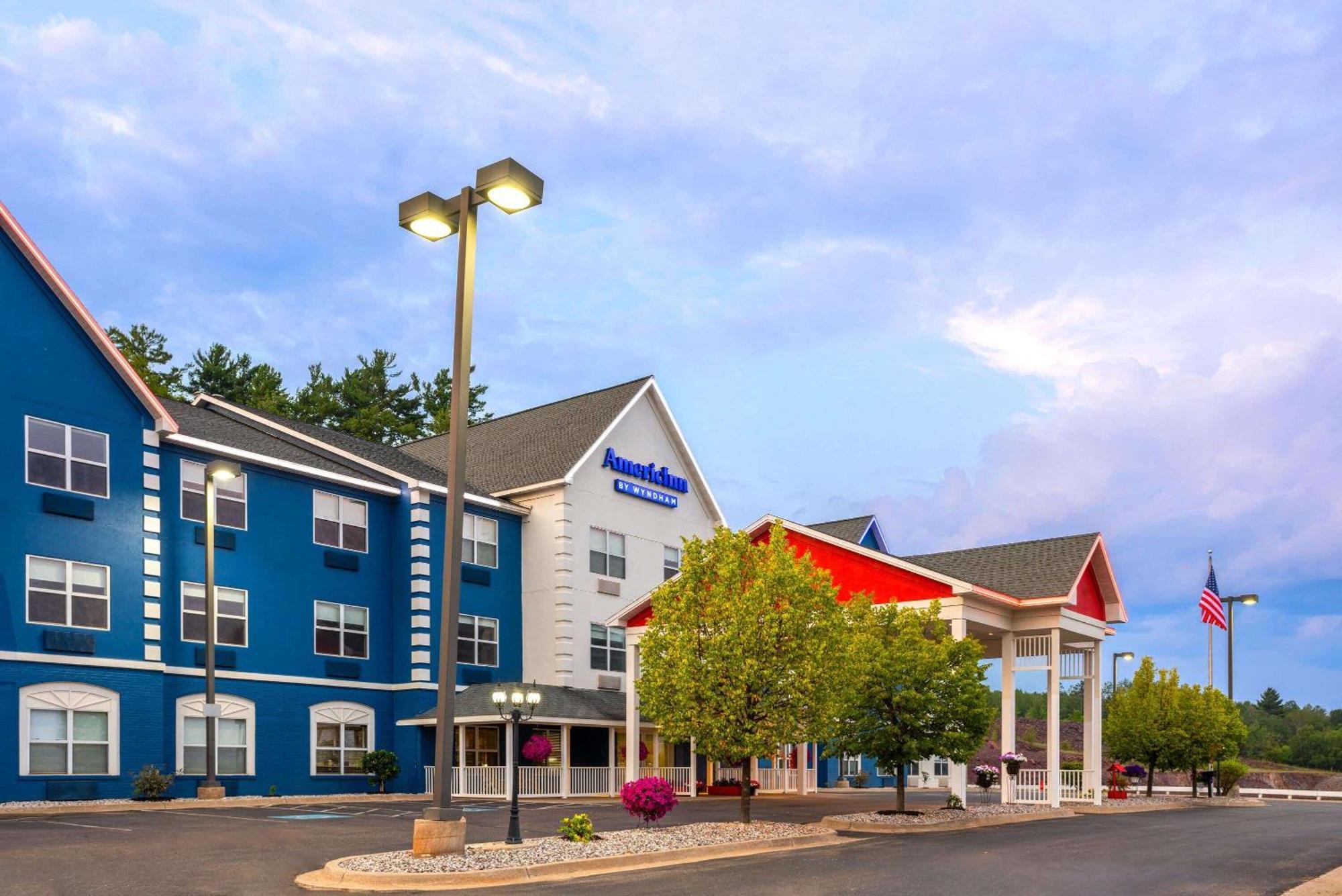 Americinn By Wyndham איירון מאונטיין מראה חיצוני תמונה