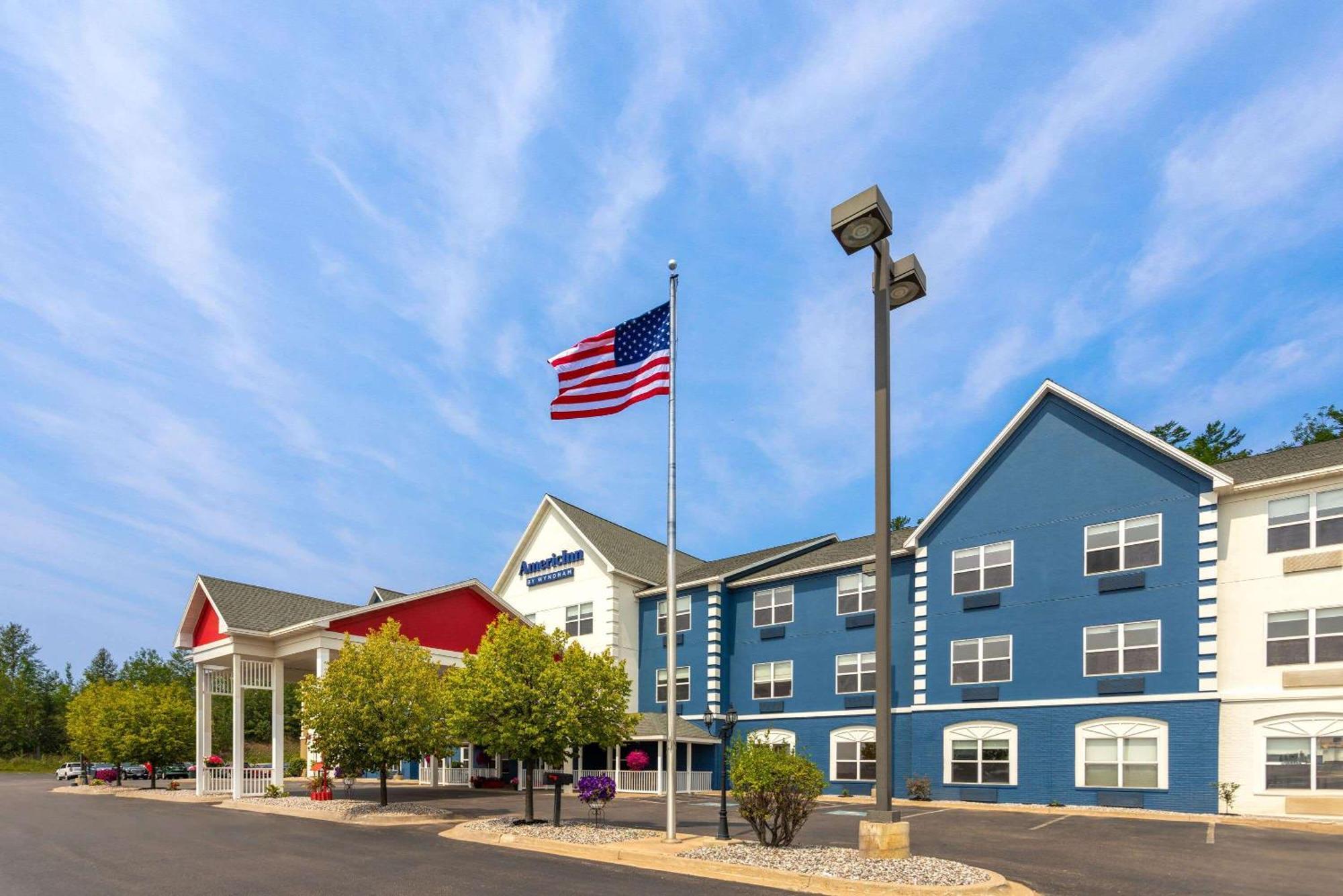 Americinn By Wyndham איירון מאונטיין מראה חיצוני תמונה